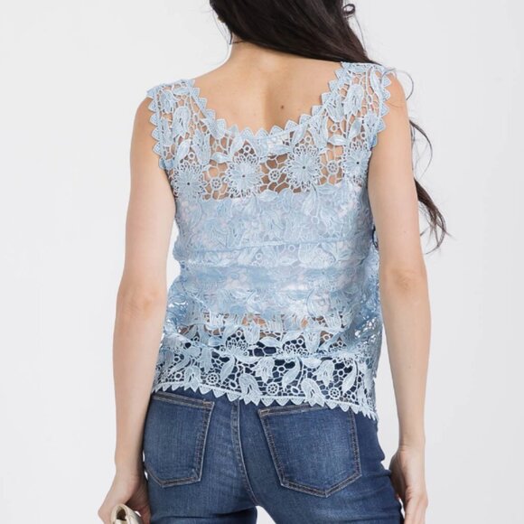 NWT Sleeveless Floral Crochet Tank Top - Picture 2 of 4